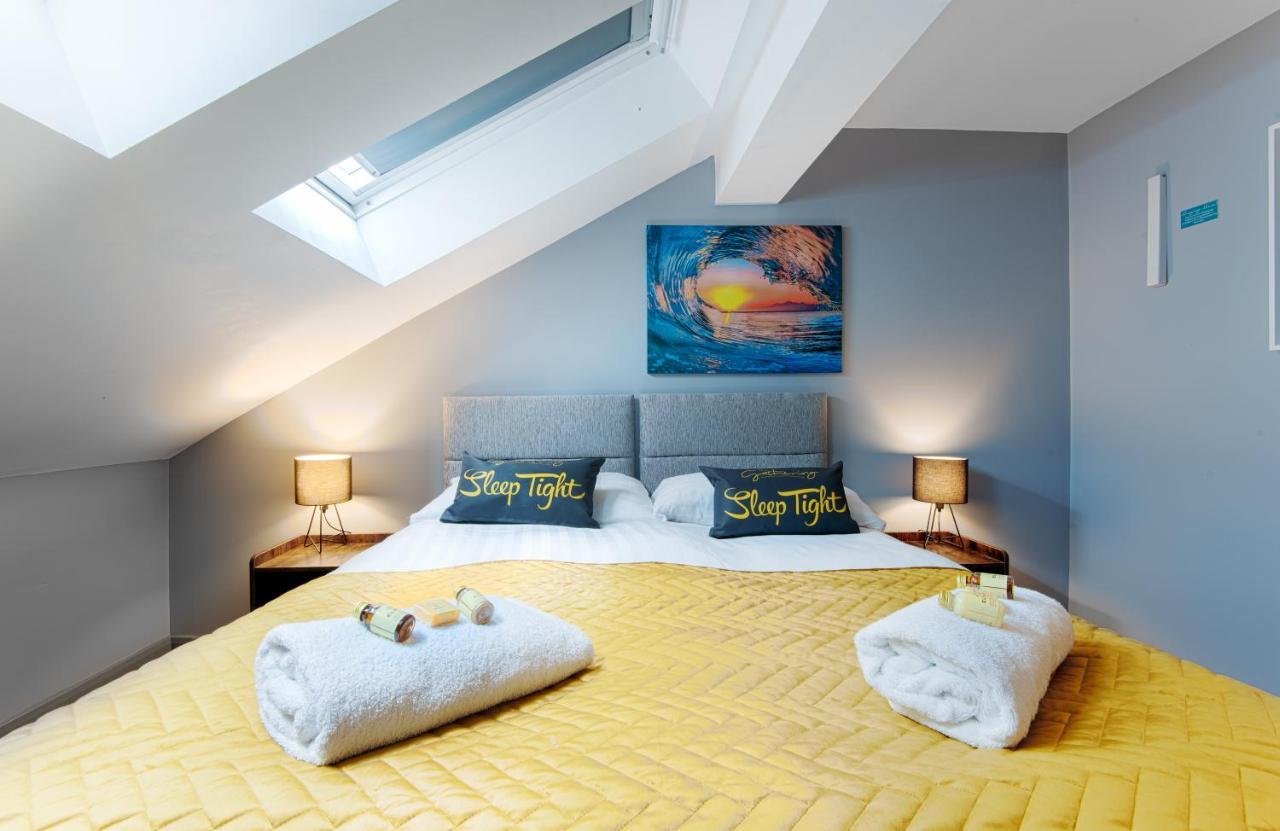 The Penthouse Gathering - Town Centre - Sleeps Up To 16 Wrexham Exterior foto