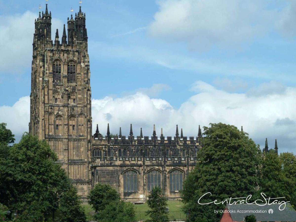 The Penthouse Gathering - Town Centre - Sleeps Up To 16 Wrexham Exterior foto